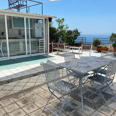 Διαμέρισμα Terrazza Morghen Panoramic Rooftop *