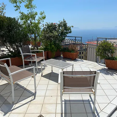 Terrazza Morghen Panoramic Rooftop Διαμέρισμα