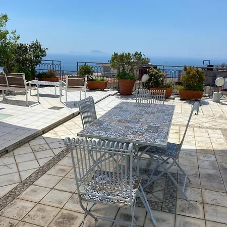 Apartment Terrazza Morghen Panoramic Rooftop